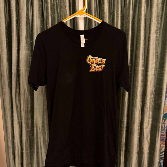 Gino’s East Deep Dish Chicago Style Black T-Shirt Size Medium EUC - Picture 2 of 5